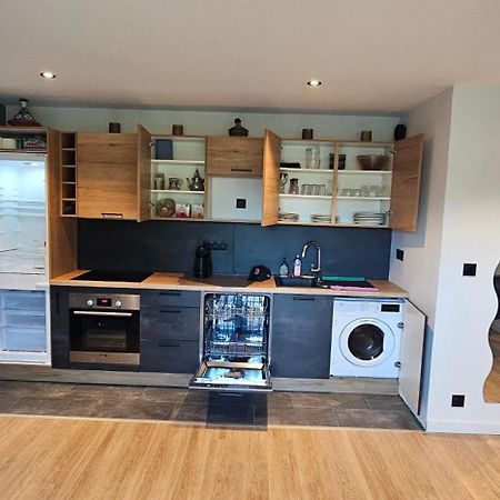 Charmant Appartement Tout Equipe Seilh المظهر الخارجي الصورة